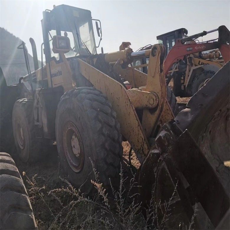 2016 Komatsu WA470-3 wheel loader yang sangat baik 6,5 Kubik Kapasitas 23 Ton beban terjangkau