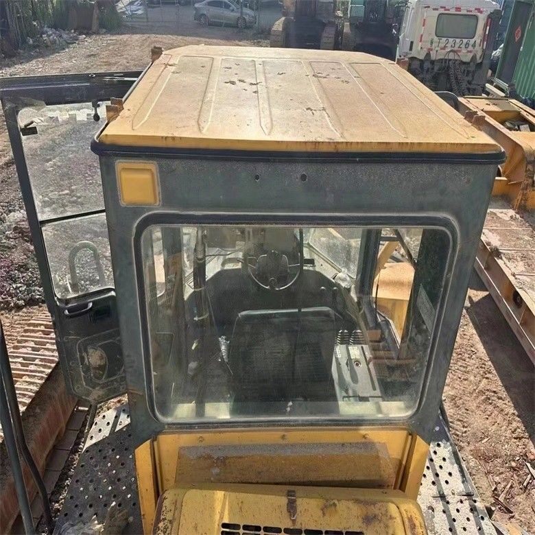 2016 Komatsu WA470-3 wheel loader yang sangat baik 6,5 Kubik Kapasitas 23 Ton beban terjangkau