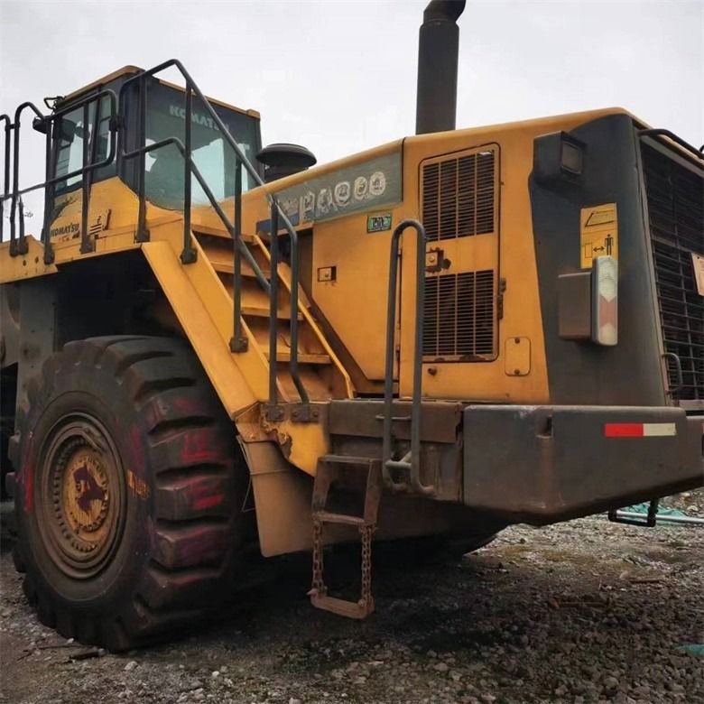 Ritel WA600-6 Pemuat roda bekas Komatsu WA600-3 Pemuat tangan kedua Dalam kondisi baik