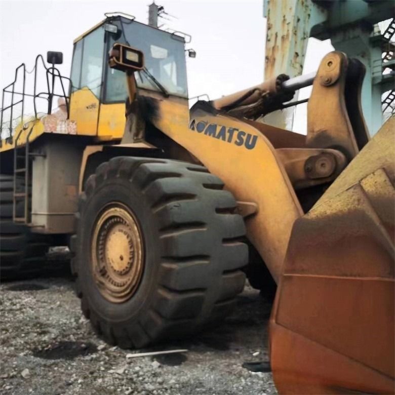 Ritel WA600-6 Pemuat roda bekas Komatsu WA600-3 Pemuat tangan kedua Dalam kondisi baik