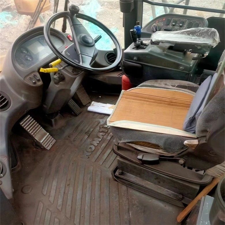 Ritel WA600-6 Pemuat roda bekas Komatsu WA600-3 Pemuat tangan kedua Dalam kondisi baik