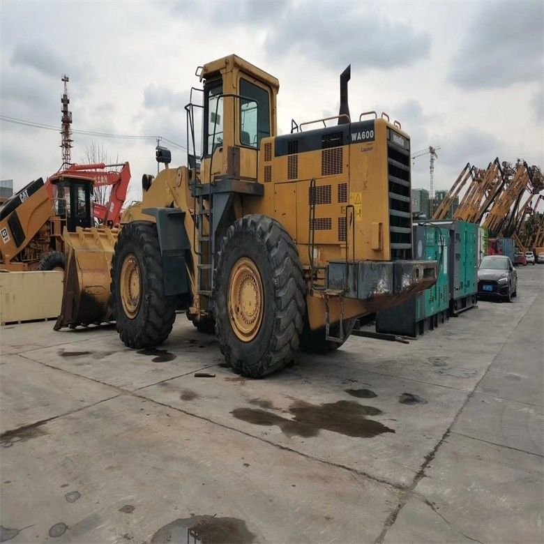 Low Working Hours WA600-6 Wheel Loader dari Jepang Dengan Berat Mesin 44000-44500 Kg