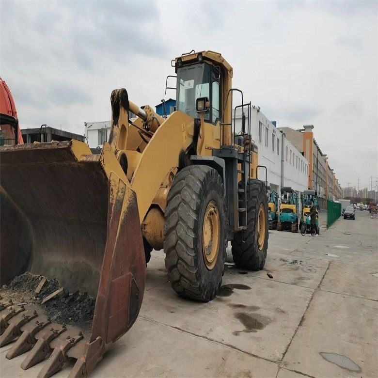 Low Working Hours WA600-6 Wheel Loader dari Jepang Dengan Berat Mesin 44000-44500 Kg