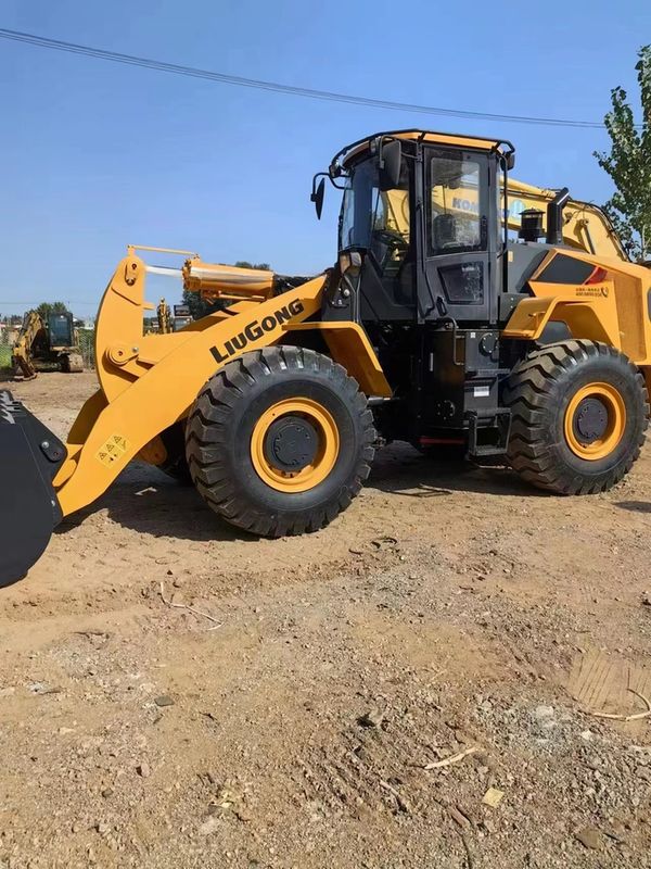 Liugong 856H 5 Ton Wheel Loader 6 Silinder 1.8-5.6 m3 Kapasitas Ember selama 1 Tahun