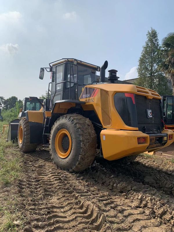 Liugong 856H 5 Ton Wheel Loader 6 Silinder 1.8-5.6 m3 Kapasitas Ember selama 1 Tahun