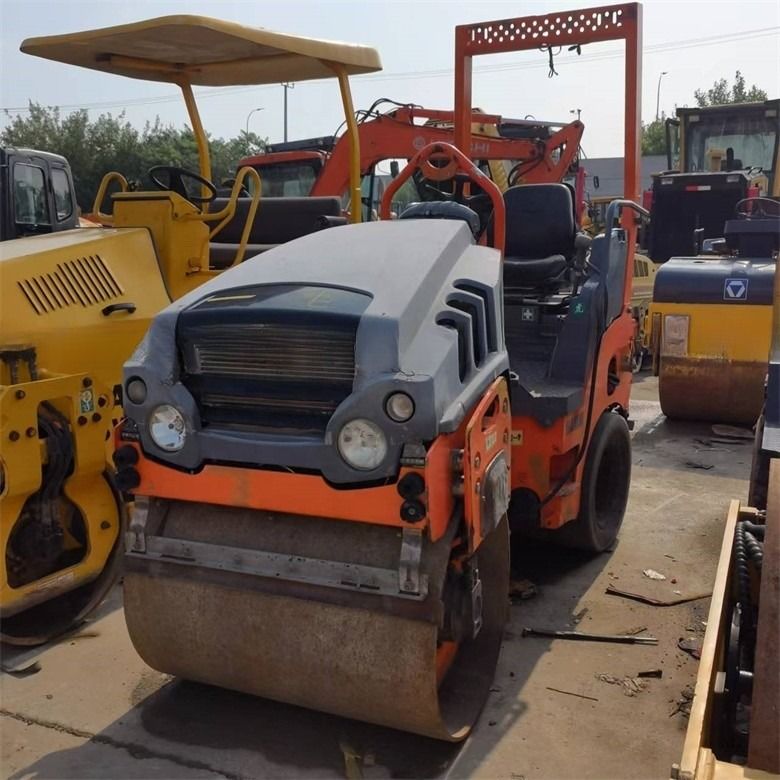 2.5 Ton Digunakan Hamm Roller Compactor HD35VT dalam warna asli dengan kekuatan menarik 28KN