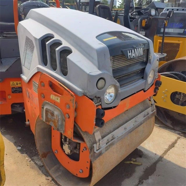 2.5 Ton Digunakan Hamm Roller Compactor HD35VT dalam warna asli dengan kekuatan menarik 28KN