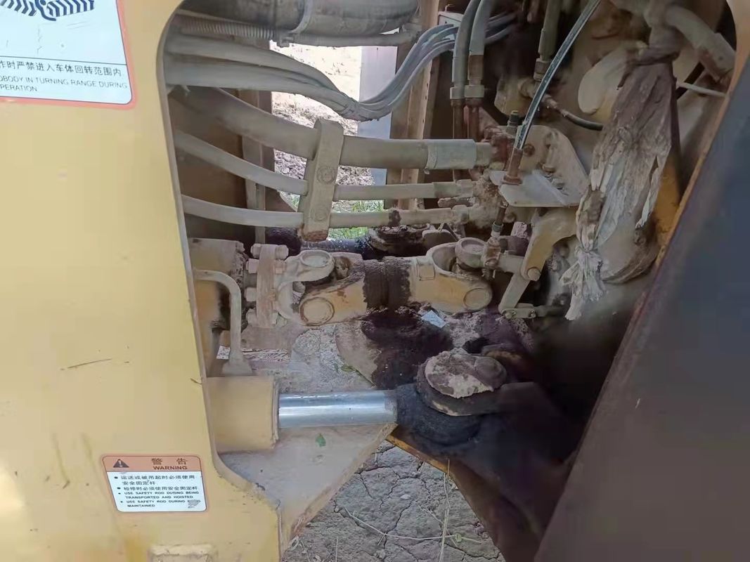 SEM 630B Jenis Jalur LGP Bulldozer Loader Dengan Single Shank Ripper Heavy-Duty Terrain Tough