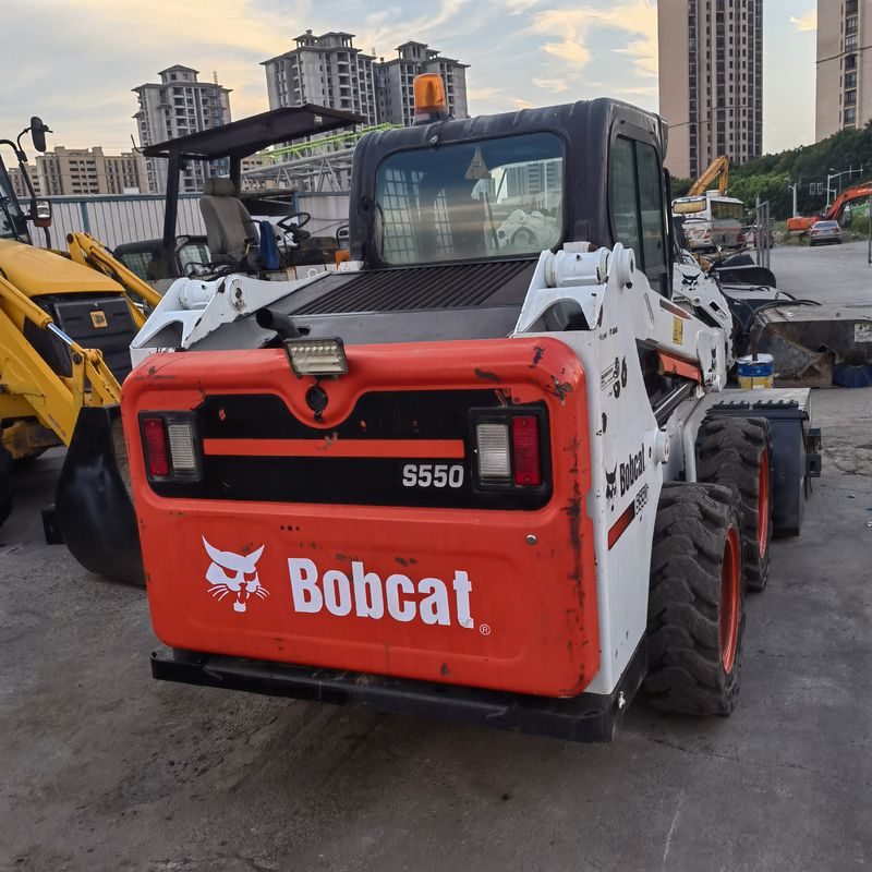 Jenis roda bergerak skid-steer loader BOCAT S550 Loader bekas untuk pekerjaan konstruksi bekerja