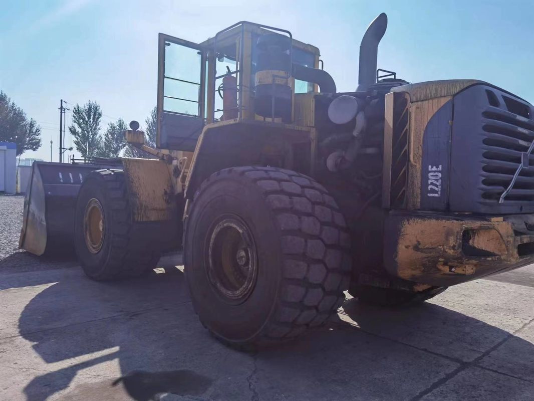 4WD Drive Type Loader bekas VOLVO L220E Desain asli Roda Skid-Steer Loader Jenis bergerak