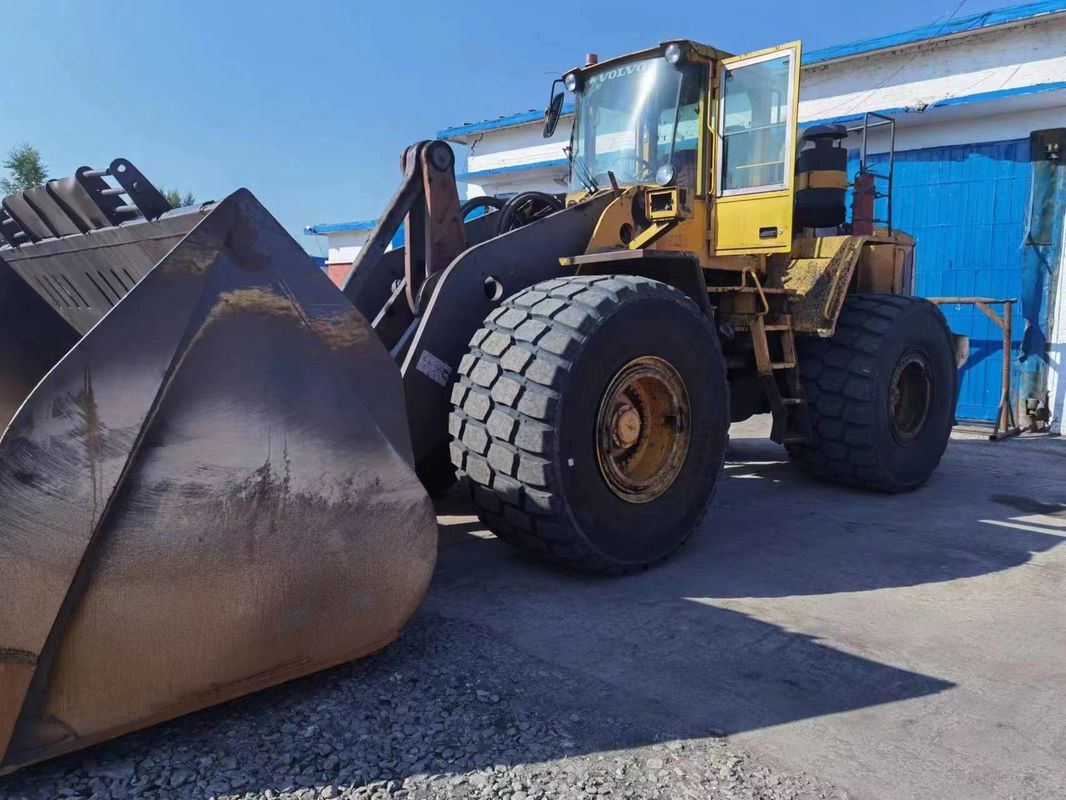 4WD Drive Type Loader bekas VOLVO L220E Desain asli Roda Skid-Steer Loader Jenis bergerak