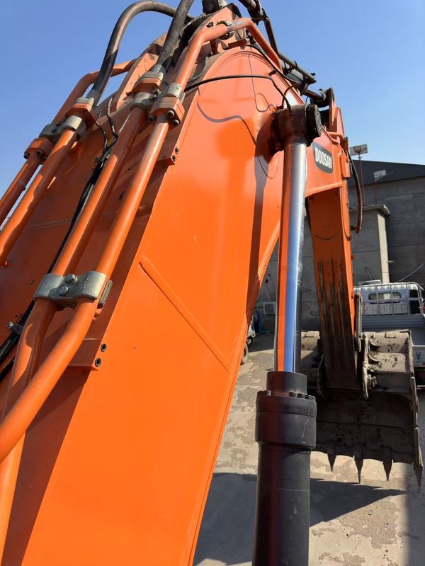 Digunakan Doosan DX560LC Crawler Excavator Untuk dijual Kualitas tinggi peralatan konstruksi bekas