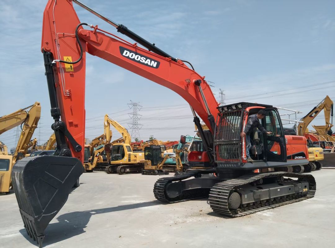 Digunakan DOOSAN Crawler Excavator DX300LC-9C Transport Height 3.475M Kinerja tinggi