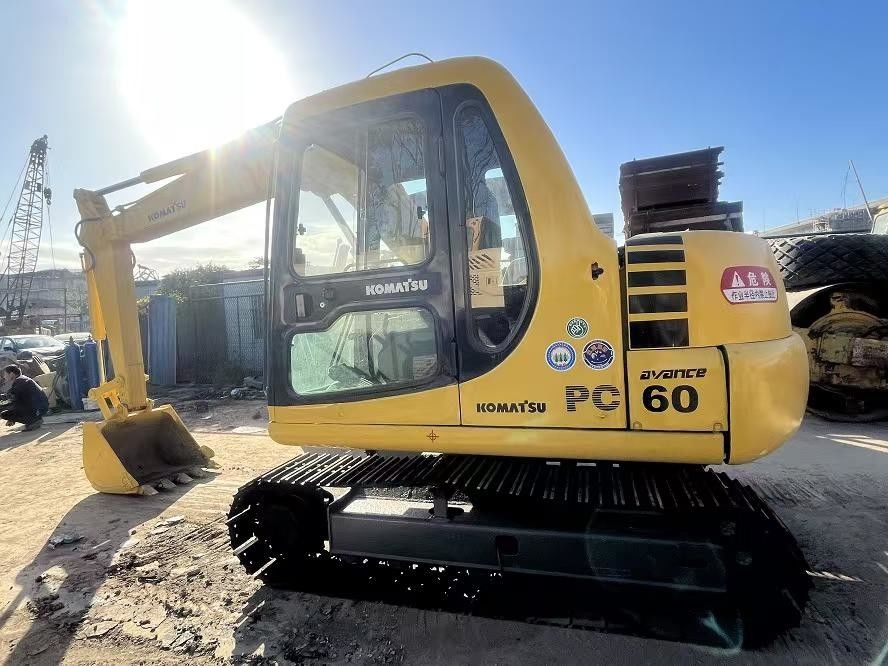 Digunakan KOMATSU Crawler Excavator PC60-7 Second-Hand KOMATSU PC60-7 Track Excavator Peralatan Penggalian