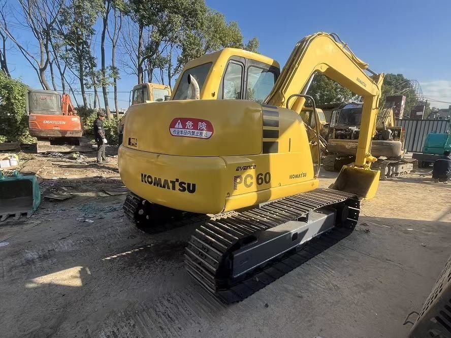 Digunakan KOMATSU Crawler Excavator PC60-7 Second-Hand KOMATSU PC60-7 Track Excavator Peralatan Penggalian