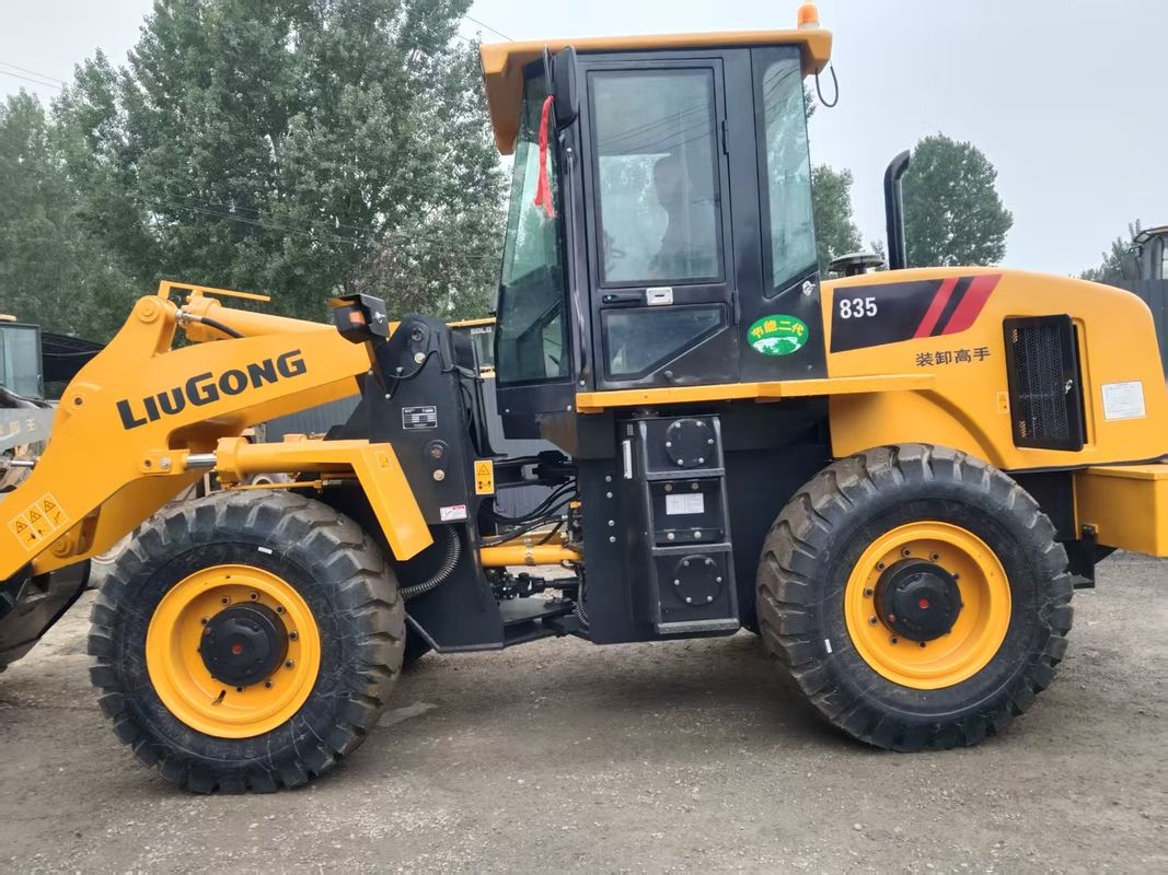 Dipakai LIUGONG 835 wheel loader hand loader hand loader yang dapat diandalkan 1.7 M3 kapasitas ember