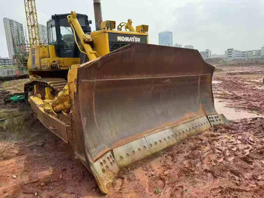 Digunakan Komatsu D375A-5 Bulldozer untuk dijual. 68 Ton Crawler Dozer diekspor dari Cina.