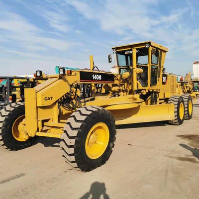 Digunakan CAT 140H Motor Grader dengan tekanan pompa utama 24150Kpa