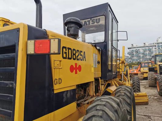 Bekas KOMATSU GD825A Motor Grader Peralatan konstruksi bekas